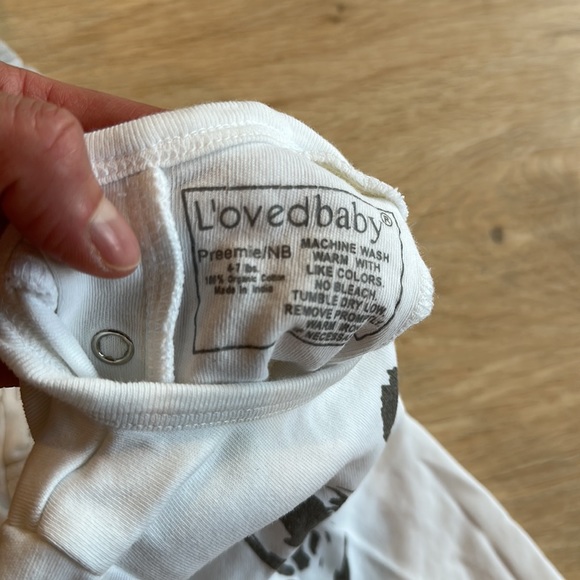 L’oved baby set of 2 footies with matching caps - Picture 8 of 8